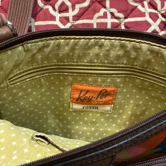 Fossil Key-Per crossbody purse. Super cute & in great shape! - Picture 6 of 9